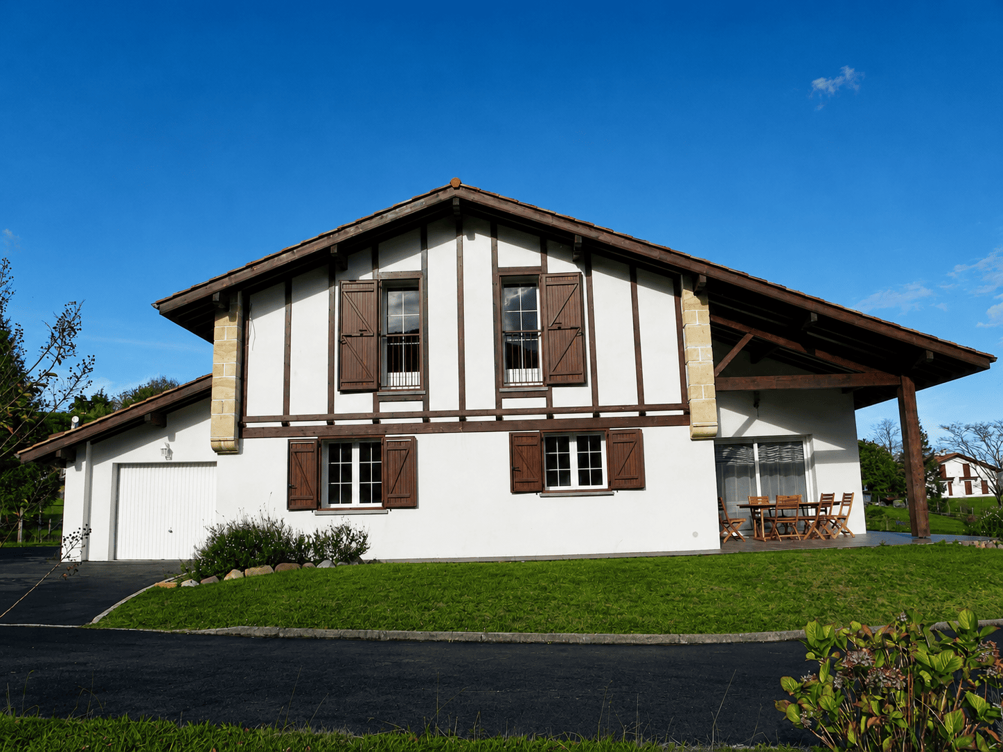 Ventanas en villa de nueva construcción